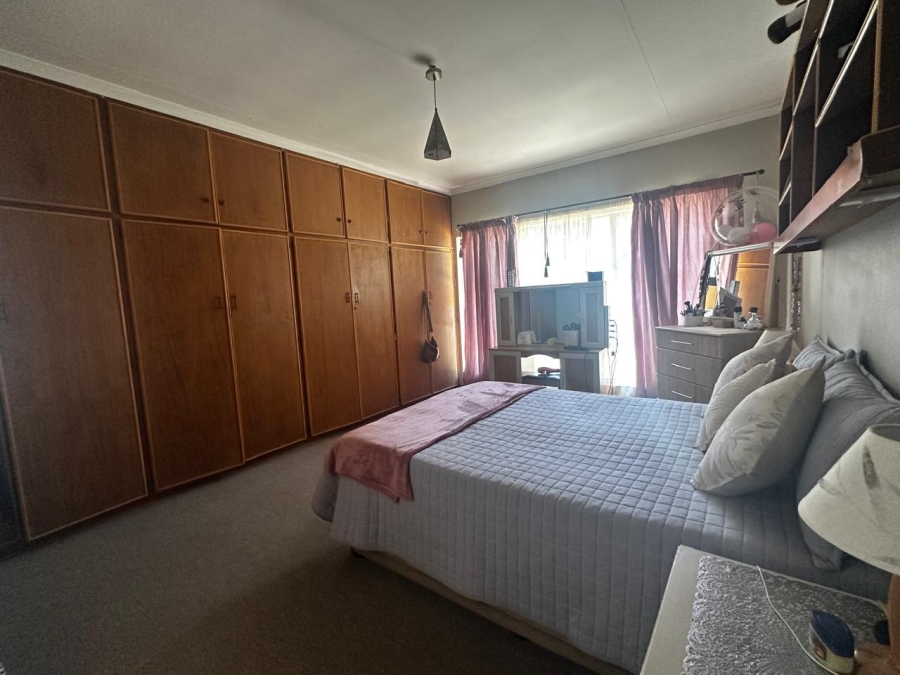 2 Bedroom Property for Sale in Pellissier Free State